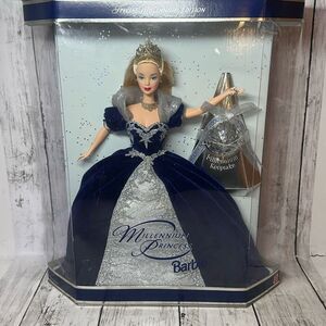 Mattel Millennium Princess Holiday Barbie Doll 2000 Blue Velvet Dress